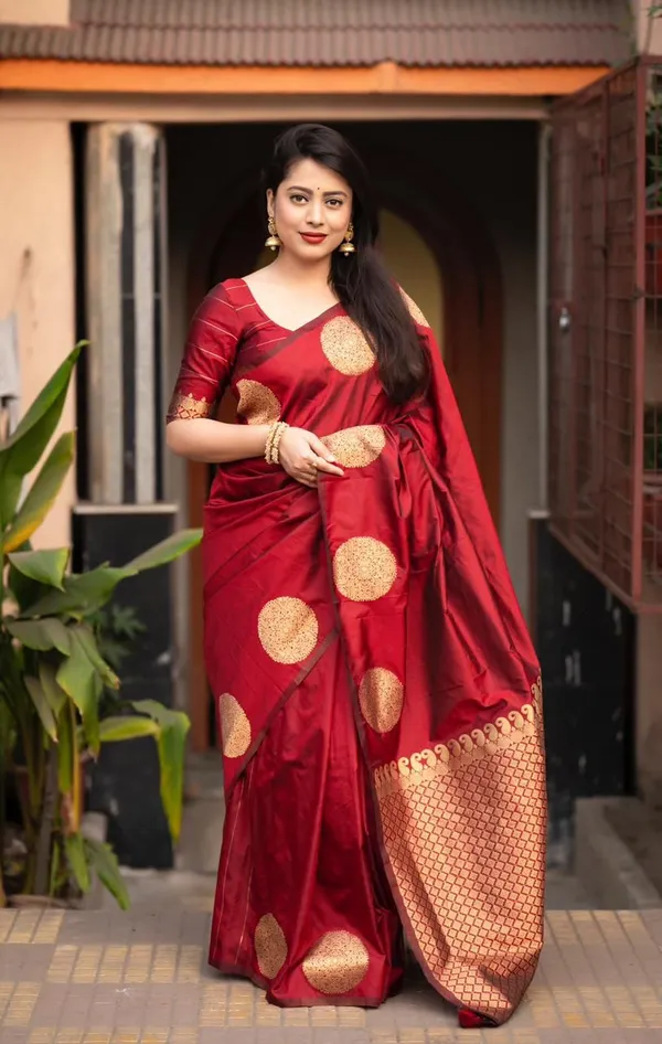 Royal_Soft_Lichi_Silk_Saree_with_Rich_Woven_Pallu_&_Jacquard_Work