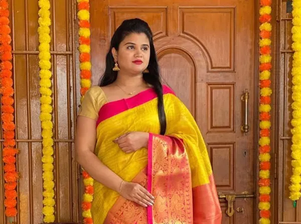 Royal_Yellow_Soft_Lichi_Silk_Saree_with_Rich_Peach_Pallu_&_All-Over_Jacquard_Weaving