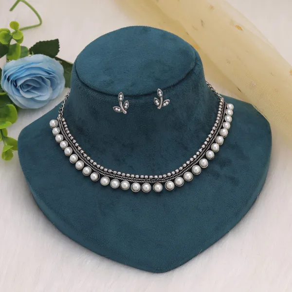 Silver_Oxidised_Pearl_Beaded_Necklace_Set_for_Women_&_Girls_|_Silver-Plated_Traditional_Jewellery_with_Stud_Earrings