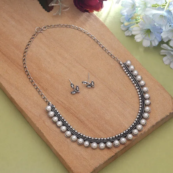 Silver_Oxidised_Pearl_Beaded_Necklace_Set_for_Women_&_Girls_|_Silver-Plated_Traditional_Jewellery_with_Stud_Earrings