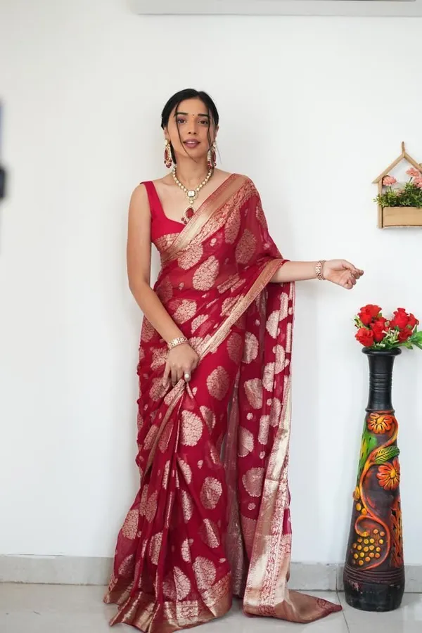 Soft_Lilan_Slab_Saree_with_Golden_Woven_Motifs