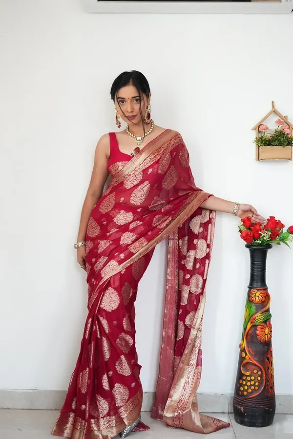 Soft_Lilan_Slab_Saree_with_Golden_Woven_Motifs