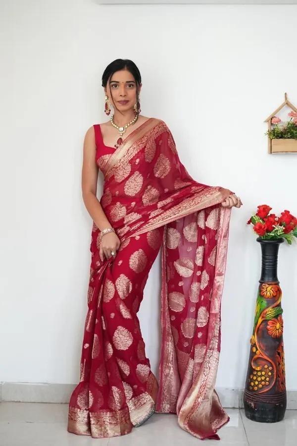 Soft_Lilan_Slab_Saree_with_Golden_Woven_Motifs