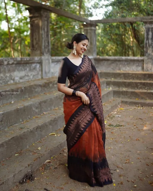 Soft_Lilan_Slab_Saree_with_Rich_Golden_Weaving_&_Designer_Woven_Pallu_–_Rust_Orange_&_Black
