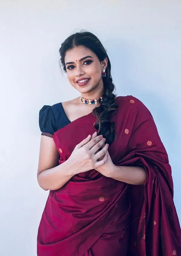 Wine_Maroon_Soft_Lichi_Silk_Saree_with_All-Over_Jacquard_Work_&_Rich_Woven_Pallu