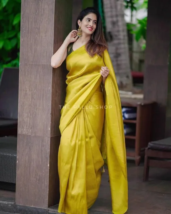 Yellow_Soft_Lichi_Silk_Saree_–_Elegant_Jacquard_Designer_Saree