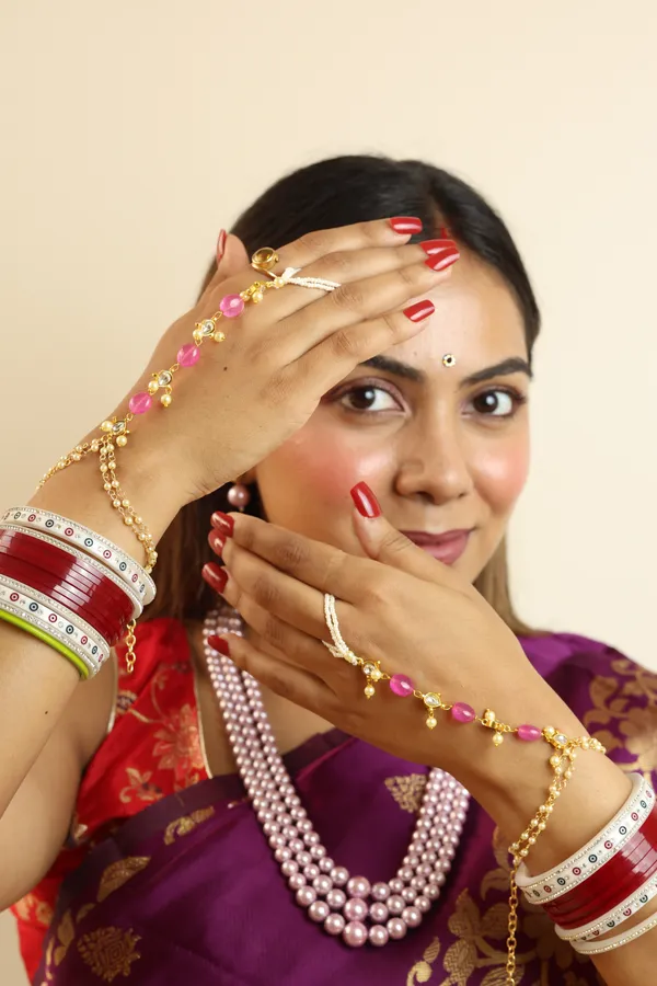 Gulabi_Noor_Haathphool