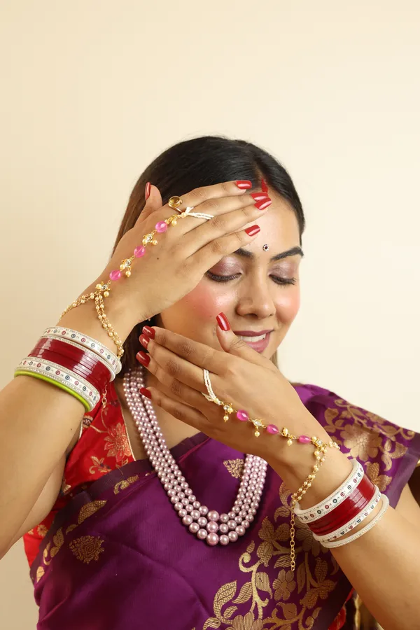Gulabi_Noor_Haathphool