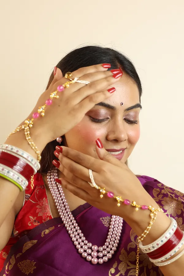 Gulabi_Noor_Haathphool
