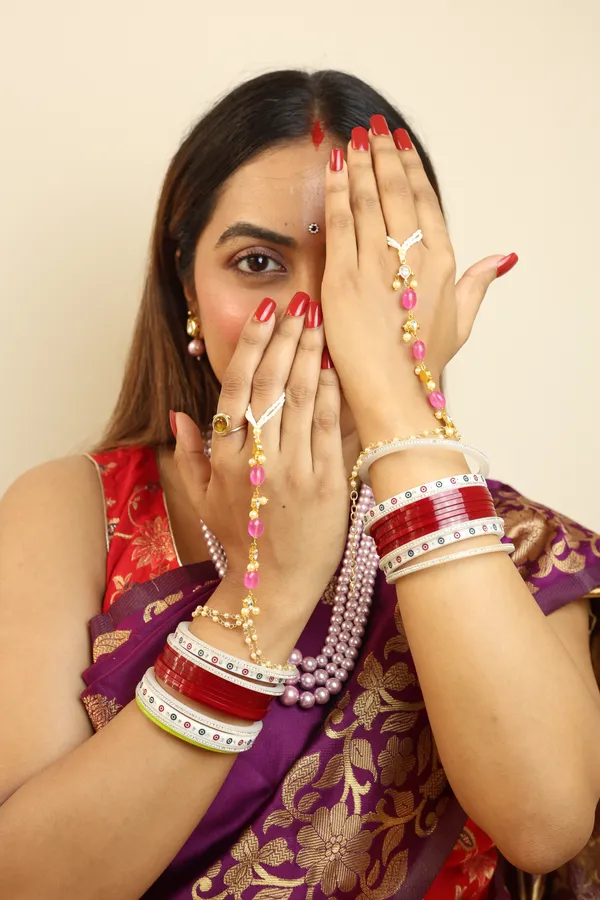 Gulabi_Noor_Haathphool