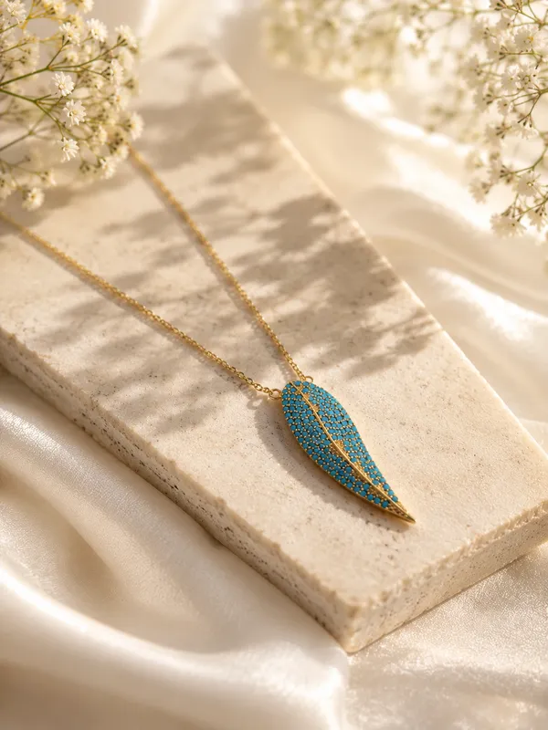 Noor_Turquoise_Leaf_18kt_Gold_Plated_Pendant_Necklace