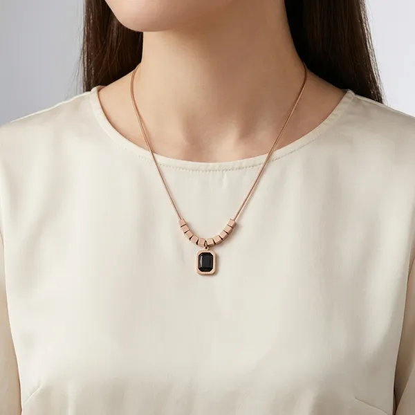 Emerald_Grace_Designer_Chain_Necklace