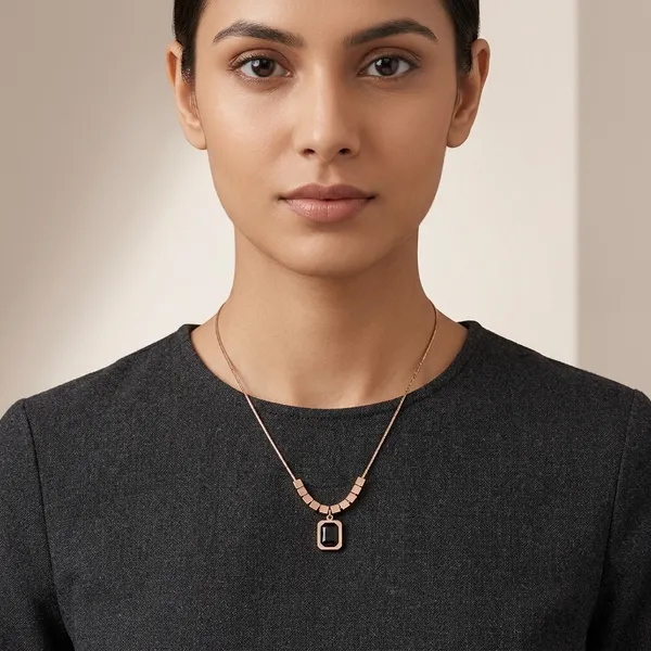 Emerald_Grace_Designer_Chain_Necklace