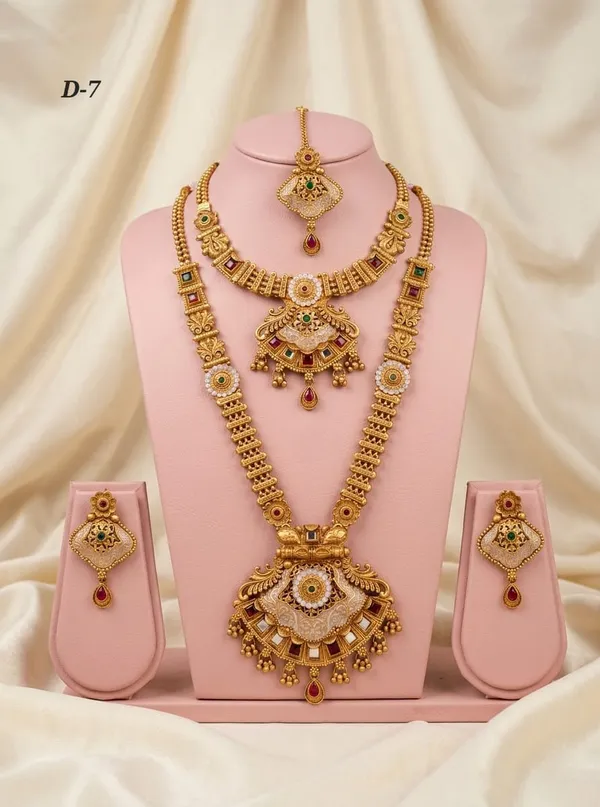 DIRECT_GOLD_PLEATED_COMBO_SET_