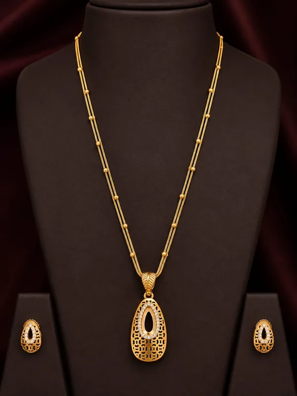 Royal_Teardrop_Filigree_Gold-Plated_Pendant_Set_with_Earrings