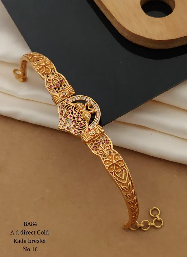 Premium_Quality_Women_Bracelet_|_Gold_Plated