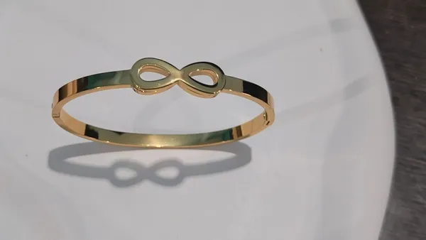 Aakrati_Jewels_demi-fine_bow_motif_crystal_bracelet