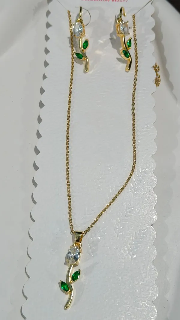 Aakrati_Jewels_Gold-Plated_Floral_Cubic_Zirconia_Pendant_Necklace_&_Earrings_Set_for_Women_&_Girls_|_Elegant_Leaf_Design_Jewelry_Set