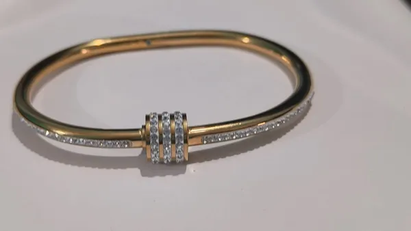 Gold_Plated_Triple_Crystal_Stainless_Steel_Bracelet