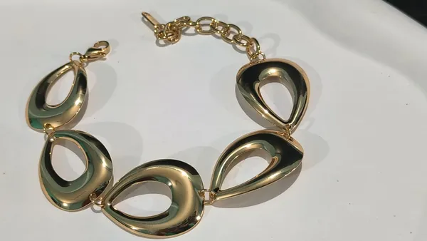 Gold_Finish_Hollow_Oval_Statement_Bracelet