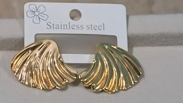 Gold_Plated_Shell_Design_Stainless_Steel_Stud_Earrings