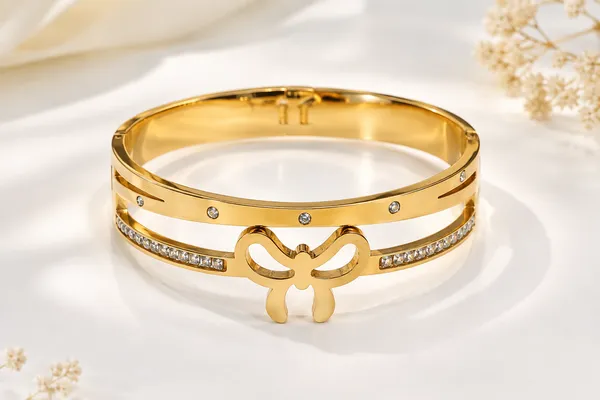 Gold_Plated_Butterfly_Charm_Stainless_Steel_Bracelet