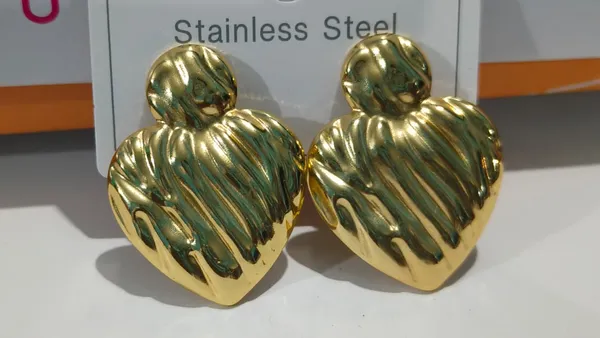 Golden_Heart_Statement_Stud_Earrings