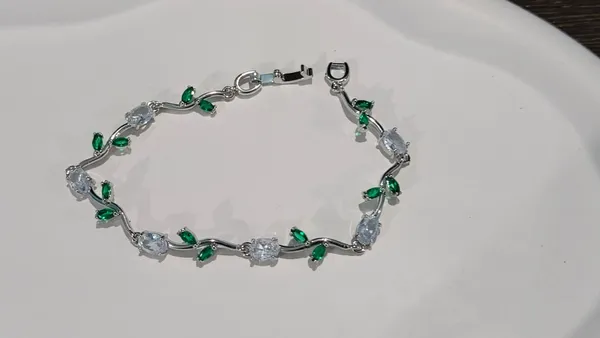 White_Crystal_Tulip_Vine_Bracelet