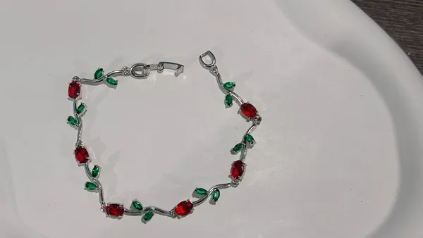 Tulip_Crystal_Vine_Bracelet_�_Silver_Plated_(Red_&_Green)