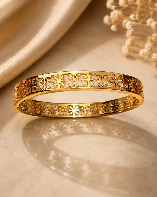 Aakrati_Jewels_Daisy_Bloom_Floral_Cutwork_Gold_Bracelet
