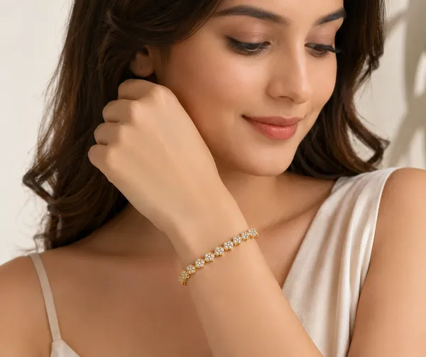Clover_Crystal_Tennis_Bracelet_(Gold_Finish)