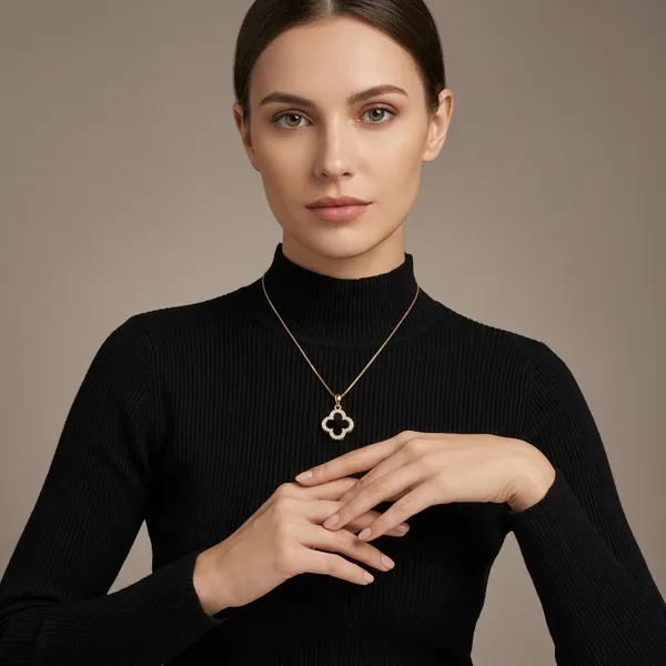 Gold-Plated_Reversible_Clover_Pendant_Necklace_For_Women