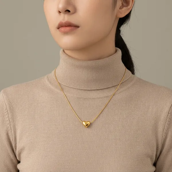Gold-Plated_Anti-Tarnish_Heart_Pendant_Necklace_For_Women