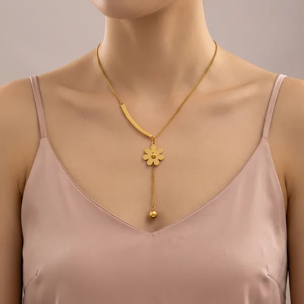 Gold_Titanium_Steel_Gold-Plated_Flower_Pendant_Necklace_For_Women