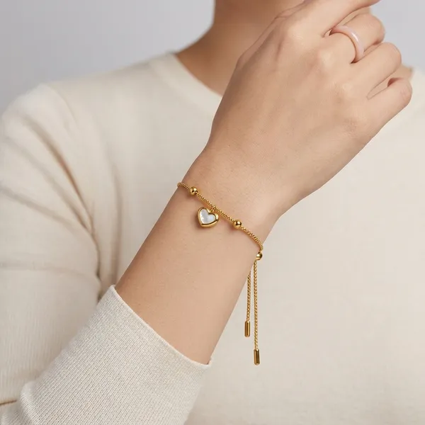 Gold_Tone_Adjustable_Bracelet_With_Heart_Charm