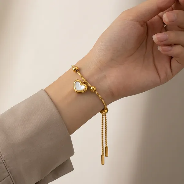 Gold_Tone_Adjustable_Bracelet_With_Heart_Charm