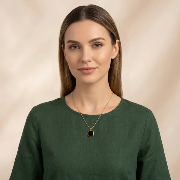 Anti-Tarnish_Pvd_Plated_Square_Pendant_Necklace