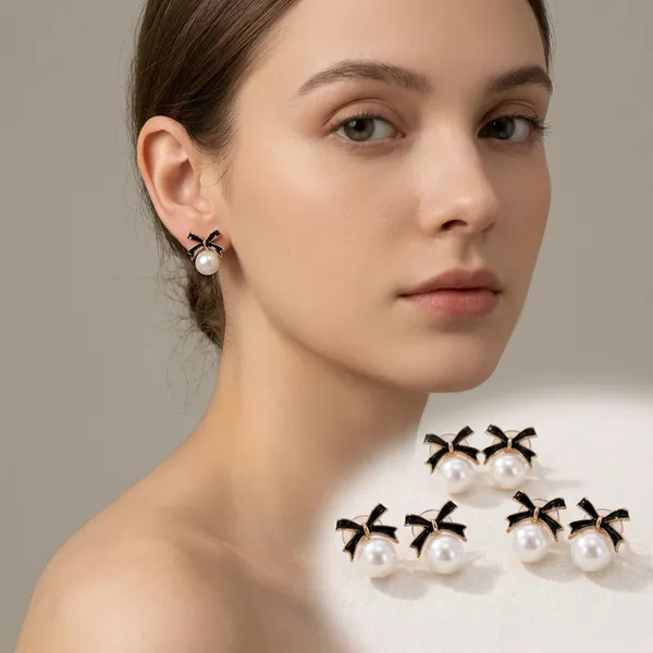Stud_Earring_White_And_Black