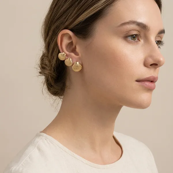 Anti_Tarnish_Gold_Alloy_Gold_Plated_Sea_Shell_Stud_Earrings_For_Women