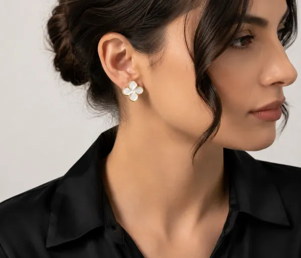 Stud_Earring_White