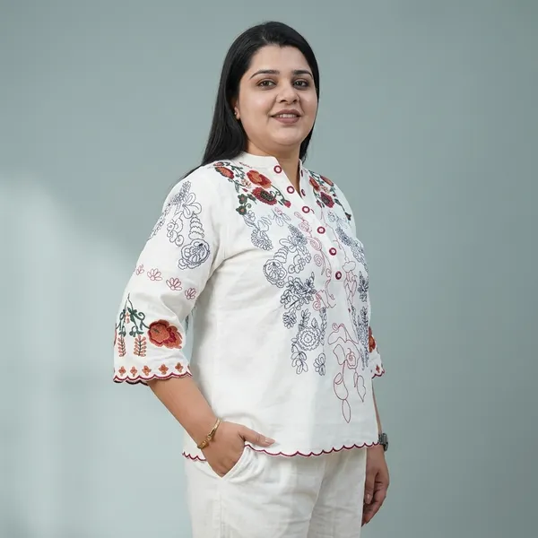White_Floral_Embroidered_Relaxed_Tunic_Top_For_Women