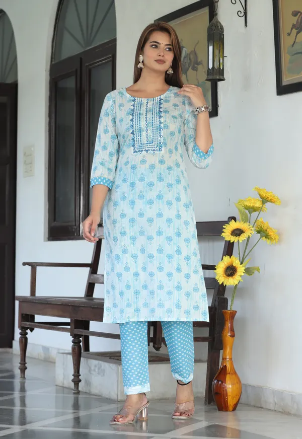 Blue_Floral_Printed_Straight_Kurta_Set_For_Women