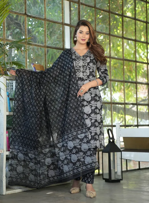 Black_Floral_Print_Straight_Kurta_Set_For_Women