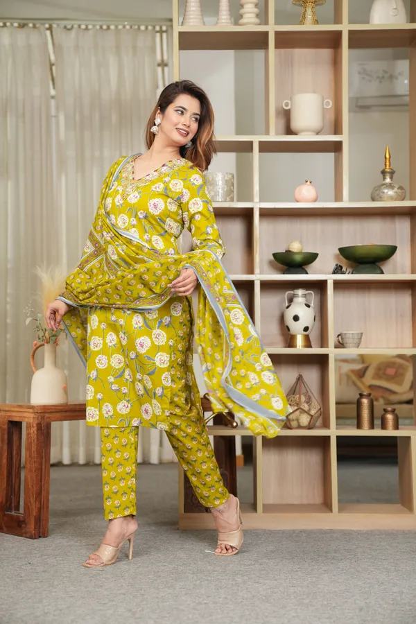 Green_Floral_Printed_Straight_Kurta_Set_For_Women
