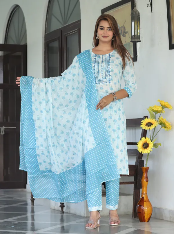 Blue_Floral_Printed_Straight_Kurta_Set_For_Women