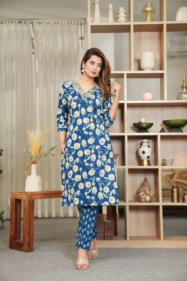 Blue_Floral_Printed_Straight_Kurta_Set_With_Dupatta_For_Women