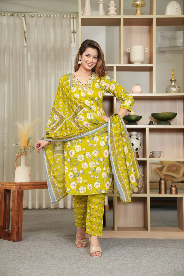 Green_Floral_Printed_Straight_Kurta_Set_For_Women