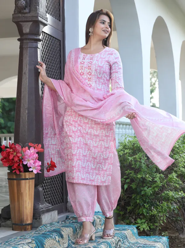 Pink_Floral_Printed_Straight_Kurta_Salwar_Set_For_Women