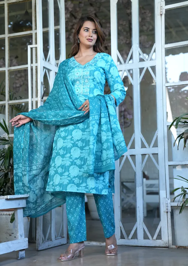 Turquoise_Floral_Printed_Straight_Kurta_Set_For_Women
