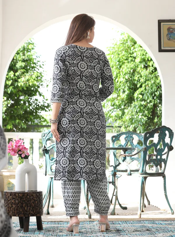 Black_Floral_Printed_Straight_Kurta_Set_For_Women